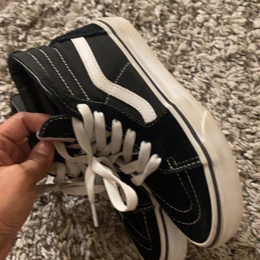 Vans - Picture 2 of 7